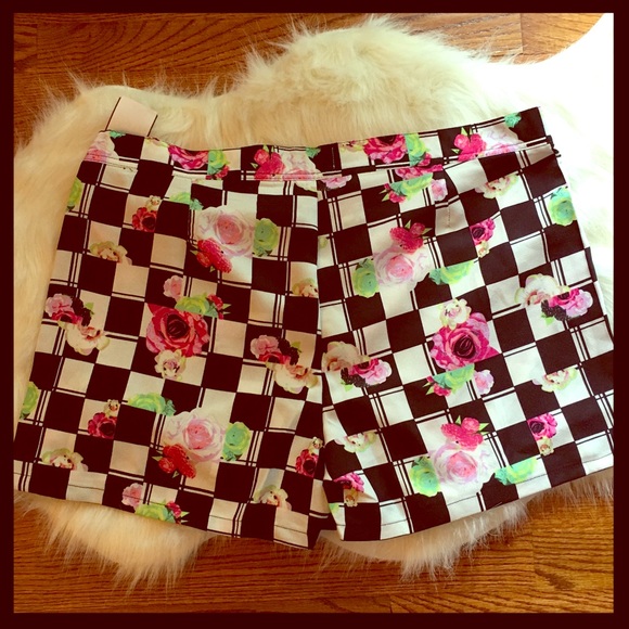 Pants - Faux Skorts Shorts size 1X